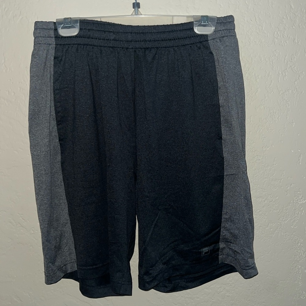 Fila shorts with side pockets and elastic drawstring waistband size Medium